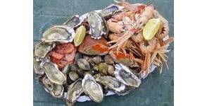 Déguster un plateau de fruits de mer